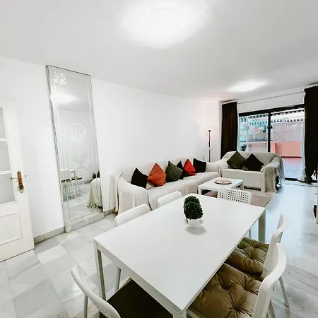 Apartamento 3 Dormitorios En Centro De Con Parking Privado