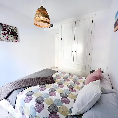Apartamento 3 Dormitorios En Centro De Con Parking Privado * Marbella