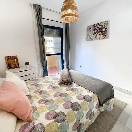 Apartamento 3 Dormitorios En Centro De Con Parking Privado * Marbella