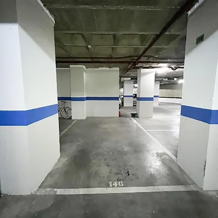 Apartamento 3 Dormitorios En Centro De Con Parking Privado Apartment Marbella