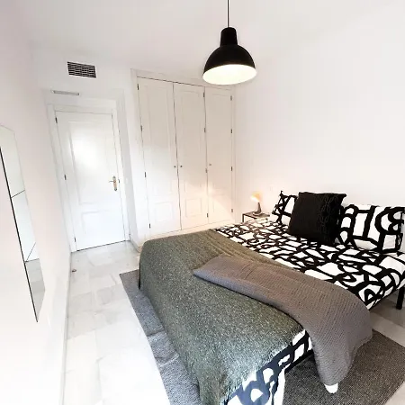 Apartamento 3 Dormitorios En Centro De Con Parking Privado *