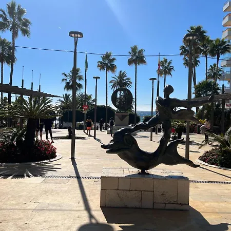 Apartamento 3 Dormitorios En Centro De Con Parking Privado Apartment Marbella