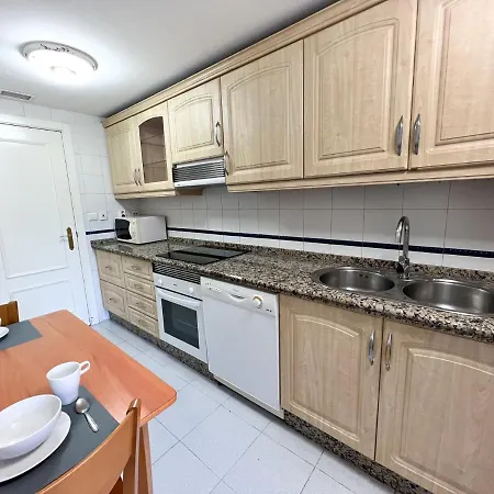Apartamento 3 Dormitorios En Centro De Con Parking Privado Marbella