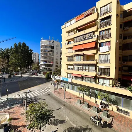 Apartamento 3 Dormitorios En Centro De Con Parking Privado Apartment *